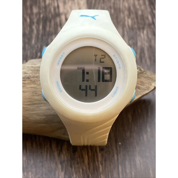 PUMA Fast Forever  Unisex White and Blue  Watch New Battery Installed - Picture 1 of 14